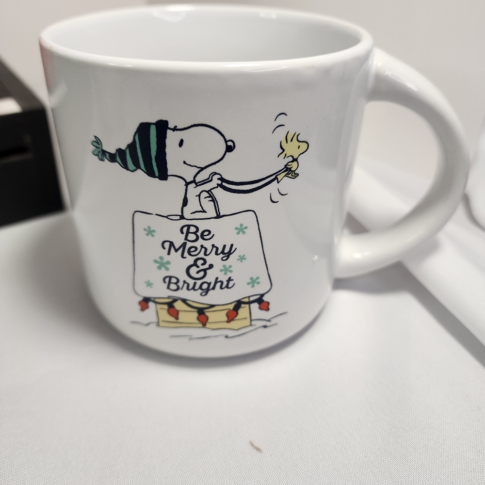 Snoopy "Be Merry and Bright" by Modern Gourmet Foods Peanuts Coffee Tea Cup